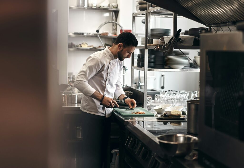 Cocina profesional de restaurante, sector Hostelería y Restauración